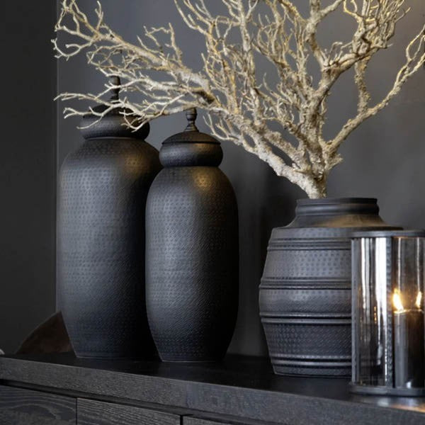 Prato urn Black