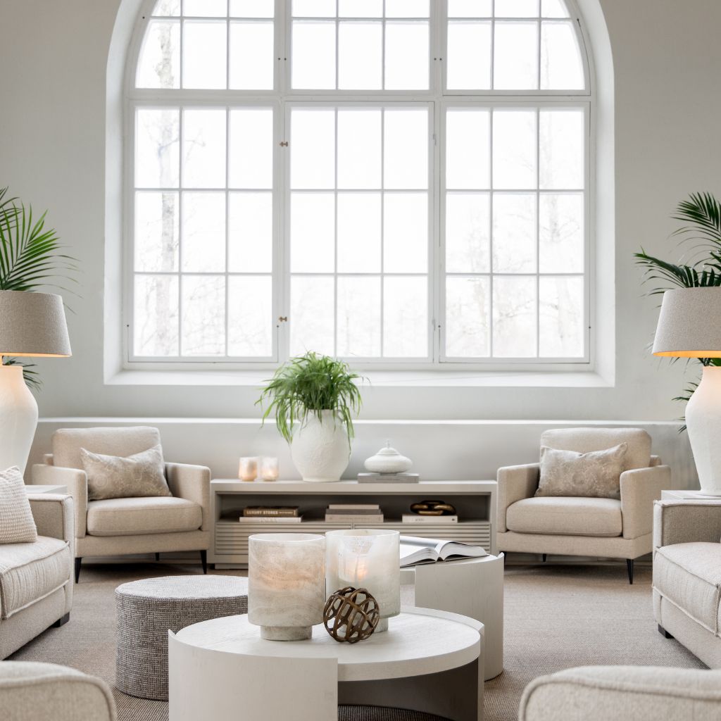 Fiora urna Ivory