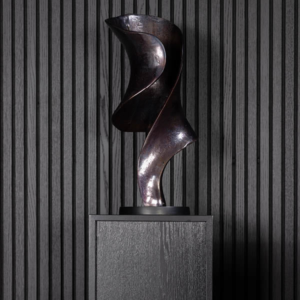 Besano metall staty Antique Bronze/antique Brass