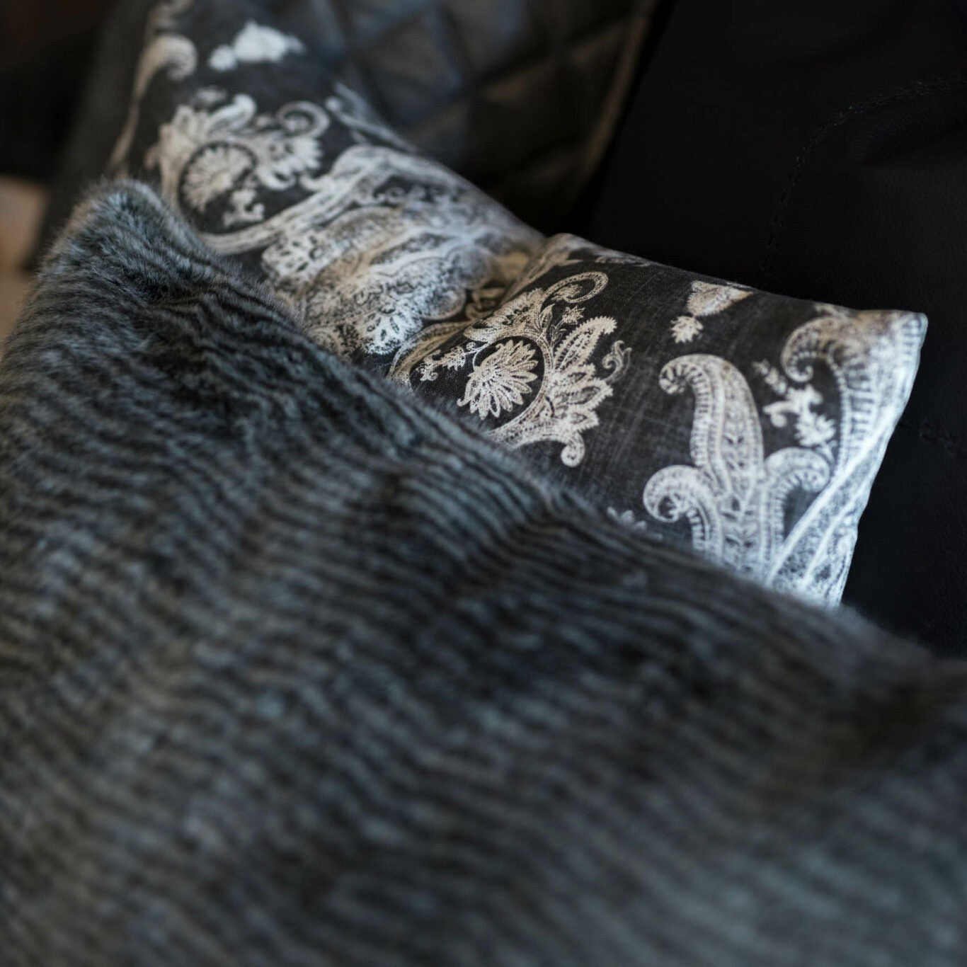 Leia Stripe kuddfodral Grå