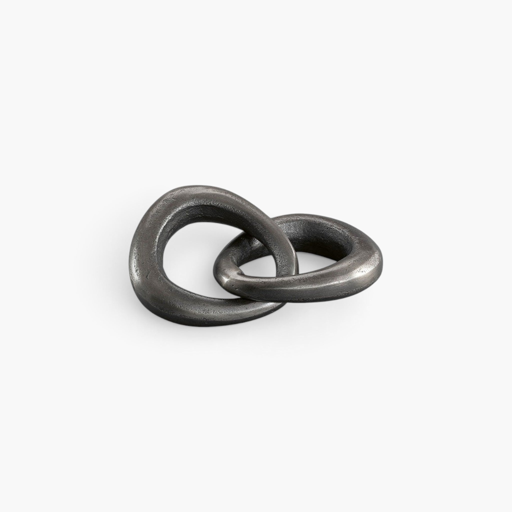 Lyckåsen Alcamo decorative metal chain with two interlocking links in a rustic lead antique finish.