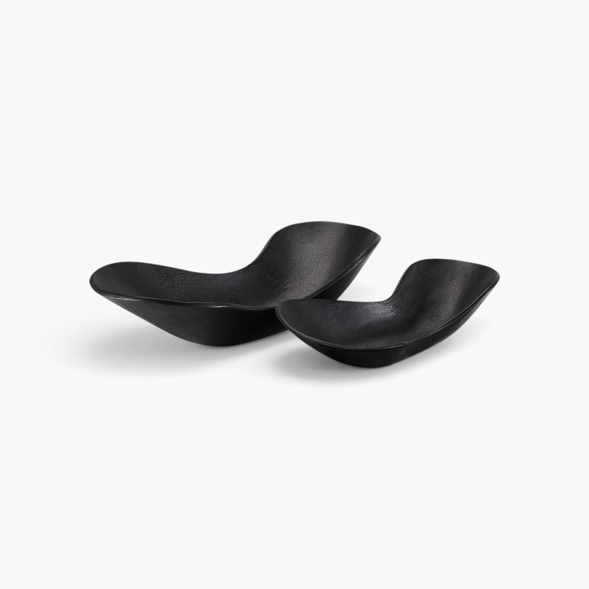 Lyckåsen Fiora 2-pack black metal decorative bowls with elegant wavy edges for home styling