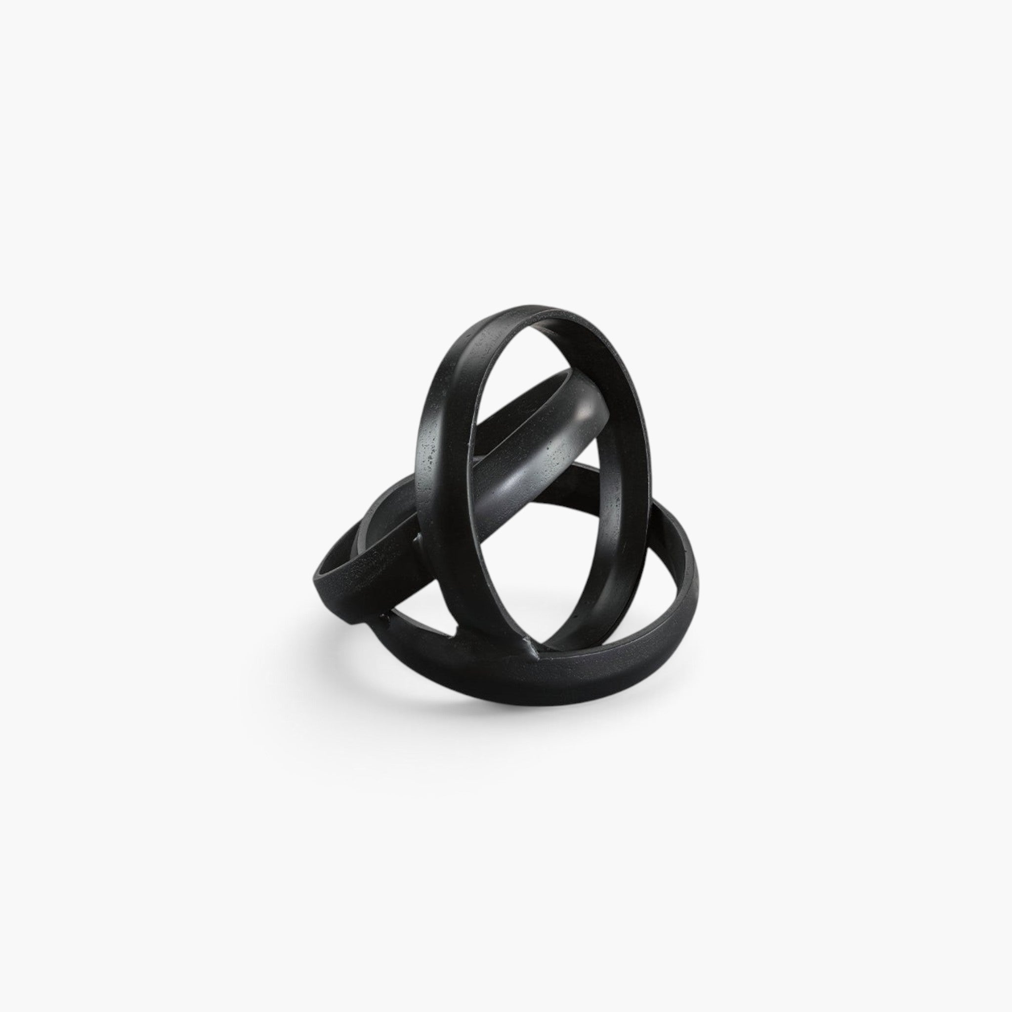 Lyckåsen Trinity black metal decorative sculpture featuring interlocking circular rings in a modern knot design.
